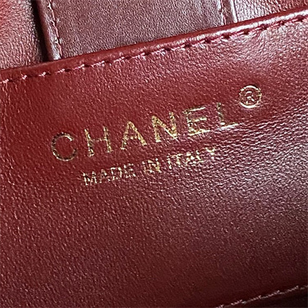 Ch*el clutch shiny lambskin & gold-tone metal burgundy as5203