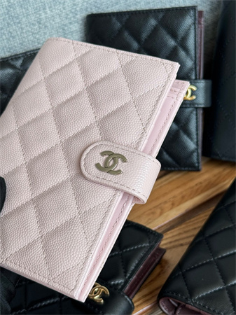 Ch*el passport holder in grained calfskin silver tone metal pink ap3658