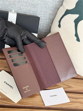 Ch*el passport holder in grained calfskin gold tone metal black a80385