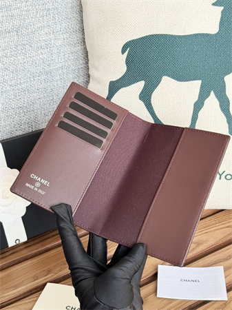 Ch*el passport holder in grained calfskin silver tone metal black a80385