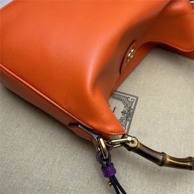 Gu.cci Diana Medium Shoulder Bag Orange Leather 746124