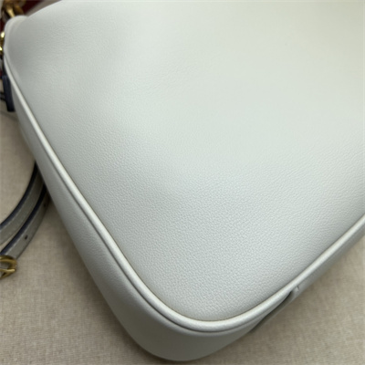 Gu.cci Diana Medium Shoulder Bag White Leather 746124