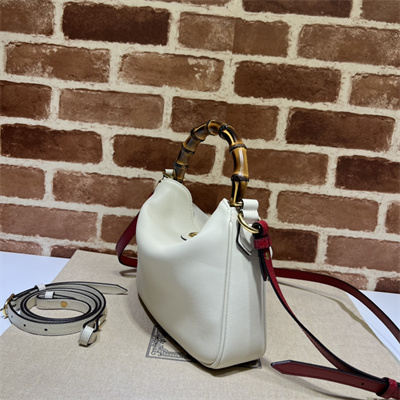 Gu.cci Diana Small Shoulder Bag White Leather 746251