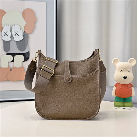 Evelyne III PM Bag In Etoupe(options)