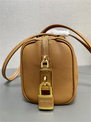 Pra*a medium leather top-handle bag with padlock brown 1bb127
