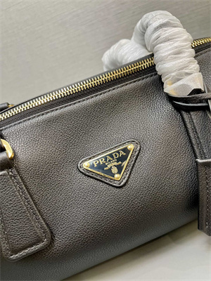 Pra*a medium leather top-handle bag with padlock black 1bb127