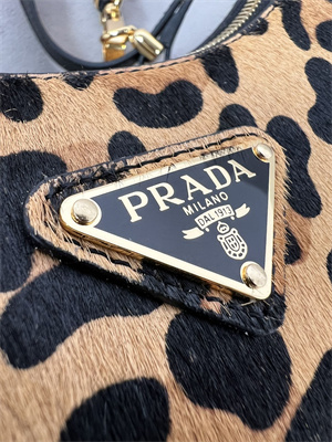 Pra*a arqué leopard print horsehide shoulder bag 1bc194