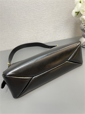 Pra*a aimée medium naplak patent leather shoulder bag black color 1bc229