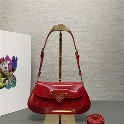 Pra*a patent leather shoulder bag red 1bd345