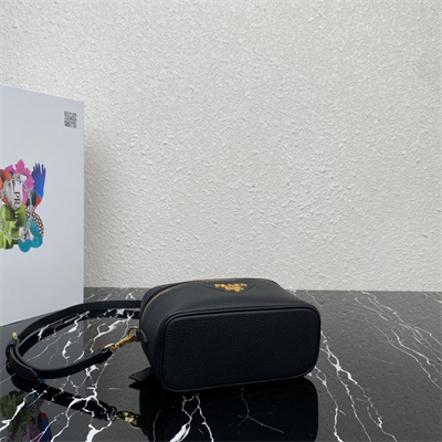 Pra*a vanity case grained leather black 1bh202