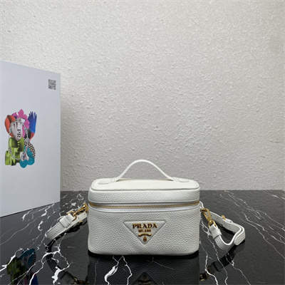 Pra*a vanity case grained leather white 1bh202