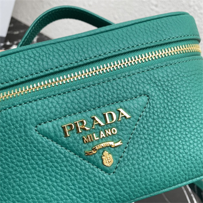 Pra*a vanity case grained leather green 1bh202