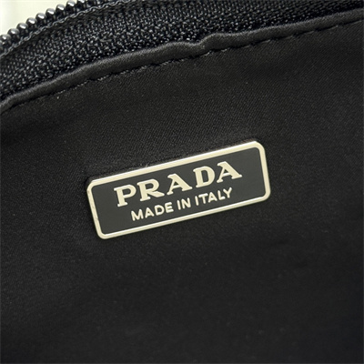 pra*a  re-edition 2000 mini-bag with Di*m*nd black 1ne515