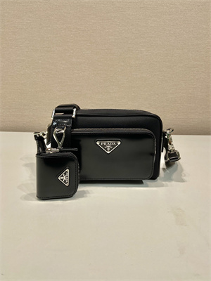 Pra*a re-nylon and shinny leather shoulder bag black 2vh172
