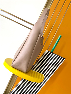 y.s.l le 5 a 7 S*pple large hobo bag in beige leather