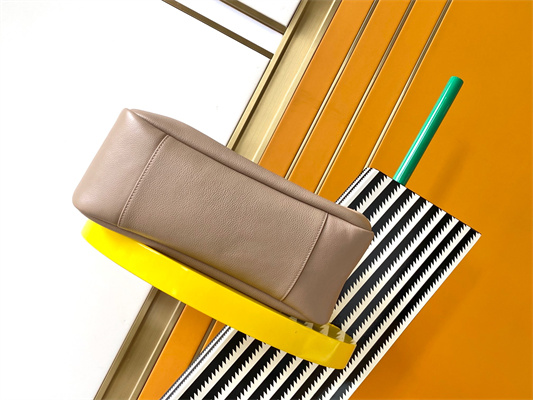 y.s.l le 5 a 7 S*pple large hobo bag in beige leather