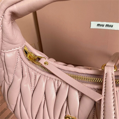 M*um*u wander matelassé nappa leather small hobo bag powder pink color