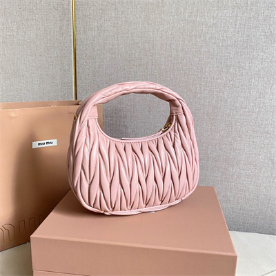 M*um*u wander matelassé nappa leather small hobo bag alabaster pink color