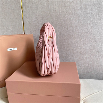 M*um*u wander matelassé nappa leather small hobo bag alabaster pink color
