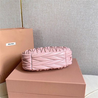 M*um*u wander matelassé nappa leather small hobo bag alabaster pink color