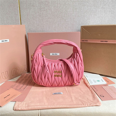 M*um*u wander matelassé nappa leather small hobo bag begonia pink color