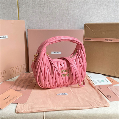 M*um*u wander matelassé nappa leather small hobo bag begonia pink color