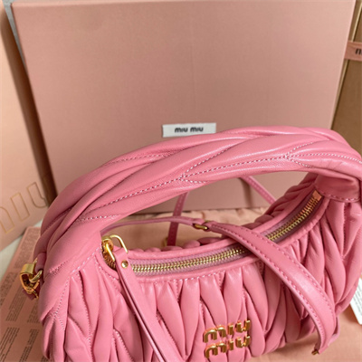 M*um*u wander matelassé nappa leather small hobo bag begonia pink color