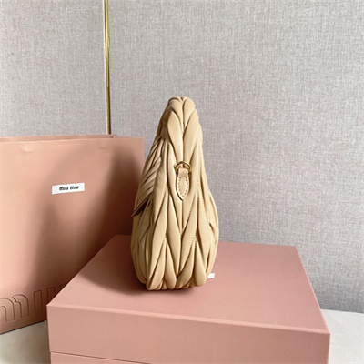 M*um*u wander matelassé nappa leather small hobo bag sand color