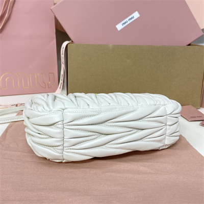 M*um*u wander matelassé nappa leather small hobo bag white color