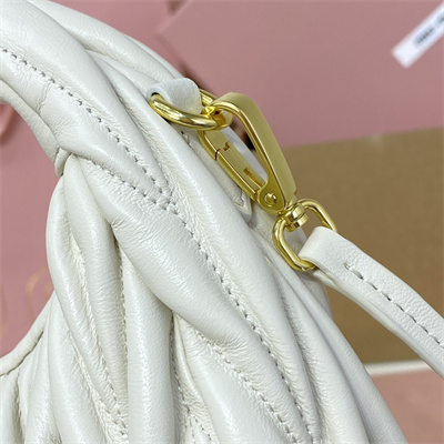M*um*u wander matelassé nappa leather small hobo bag white color