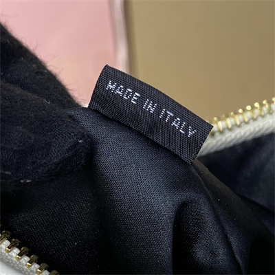 M*um*u wander matelassé nappa leather small hobo bag white color