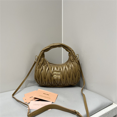 M*um*u wander matelassé nappa leather small hobo bag caramel color