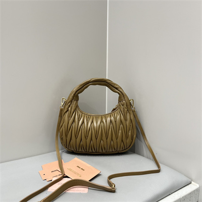 M*um*u wander matelassé nappa leather small hobo bag caramel color