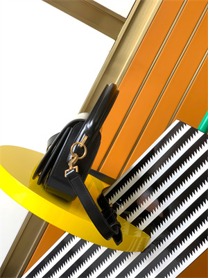 y.s.l voltaire in box Sa**t Lau*nt black