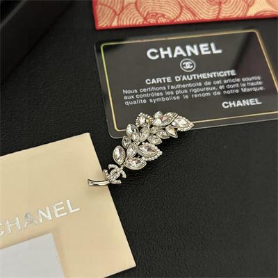 Ch*el brooch 37726
