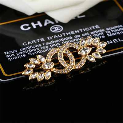 Ch*el brooch 37728