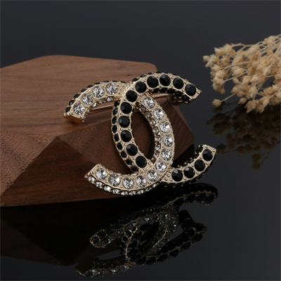 Ch*el brooch 37736