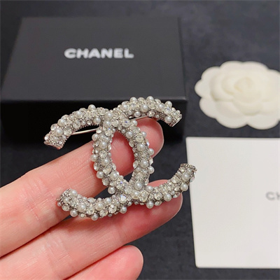 Ch*el brooch 37741