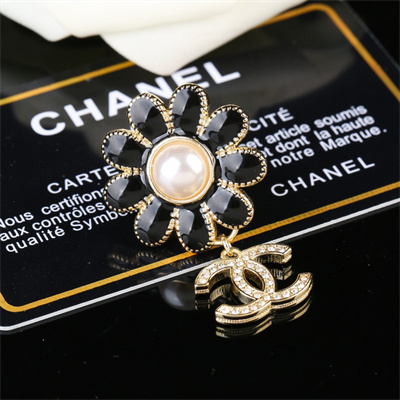 Ch*el brooch 37745