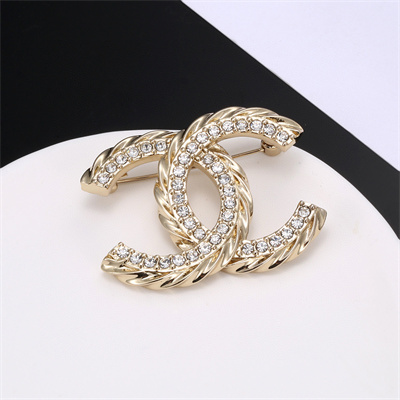 Ch*el brooch 37749