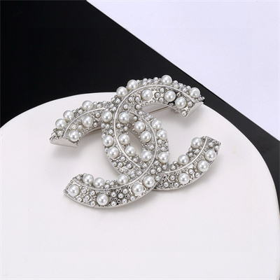 Ch*el brooch 37751