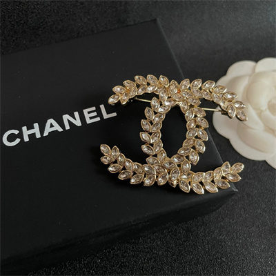 Ch*el brooch 37752