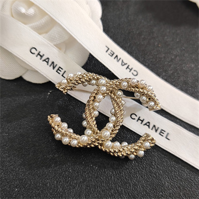 Ch*el brooch 37753