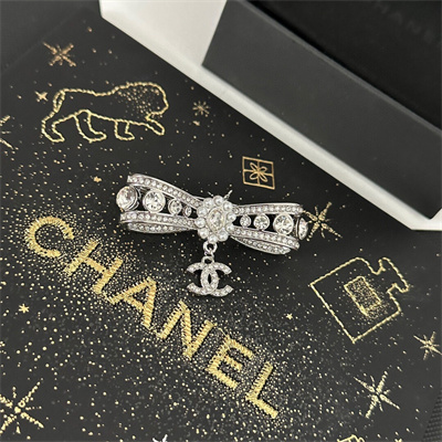 Ch*el brooch 37762