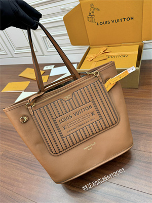 L.V Reversible Nererful Inside Out MM Tan cowhide leather/Monogram Coated Canvas M12061 TOP