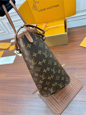 L.V Reversible Nererful Inside Out MM Tan cowhide leather/Monogram Coated Canvas M12061 TOP