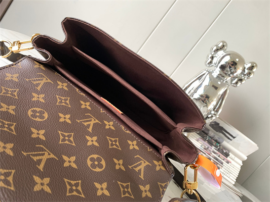 L.V Pochette Metis Monogram Coated Canvas M44875 TOP
