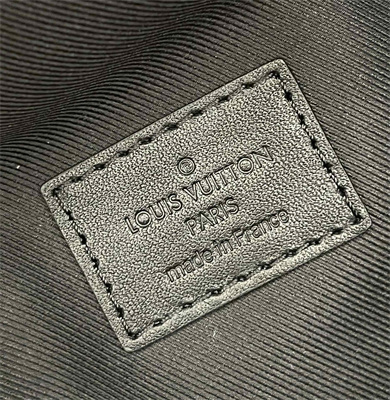 L.V Discovery Bumbag PM Monogram Eclipse coated canvas M46035 TOP