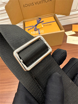 L.V Avenue Slingbag Monogram Coated Canvas M46327 TOP