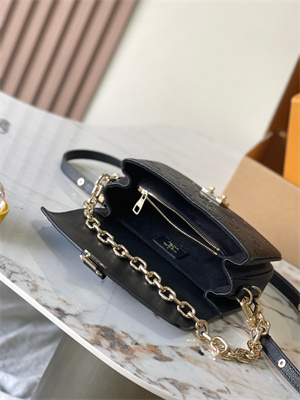 l.v pochette metis east west embossed S*pple grained cowhide leather black m46595 top